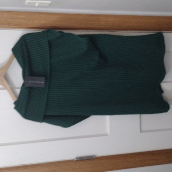 Sweater Tunic size M Black & Green Organic Bamboo -Bryn Walker NWT - Picture 6 of 8
